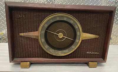 VINTAGE RCA VICTOR  The Livingston  Golden Throat Model 6-RF-9 AM/FM Tube Radio • $89.99