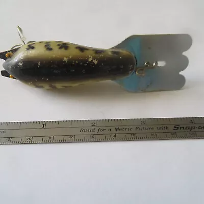 Fishing Lure  Arbogast  3   Yellow Eye Mud Bug  Black & Pearl • $5.99