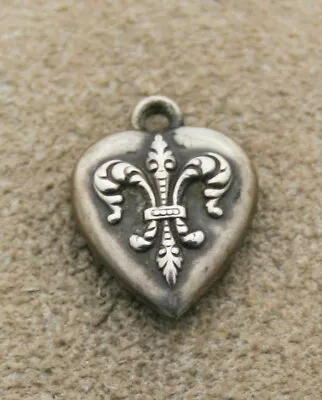 VICTORIAN VINTAGE STERLING SILVER PUFFY HEART CHARM - Fleur De Lis & Engr.  L.N. • $25