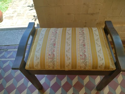 $30 • Buy Antique Oak Piano Stool Plus Music Sheets