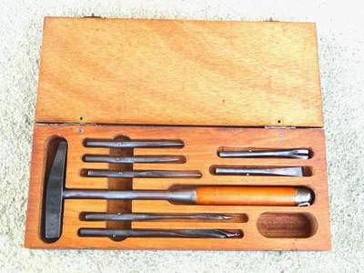 Lot De 2 Arrache-clous XIXe - Outils Tapissier Et Cordonnier - Carrés - Occasion