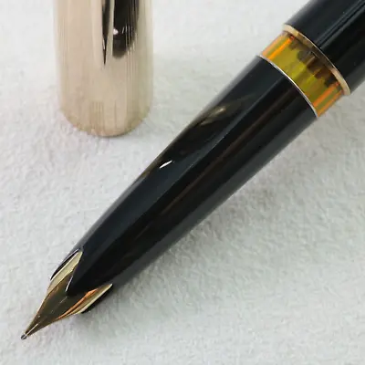 MONTBLANC Meisterstuck 1960s No. 72 Fountain Pen  18C 750 F GOLD Nib MINT [003] • $285