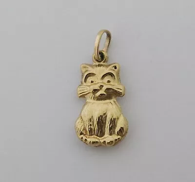 9 Ct Yellow Gold  Cat  Charm/ L 1.4 Cm/ 0.5 G. • £0.08