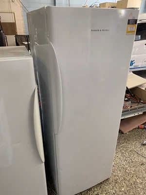 $670 • Buy Fisher And Paykel 450 Litre Fridge (only) 6mth Warranty)