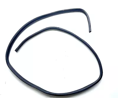 92-98 Bmw E36 3-series Sedan Rear Right Door Gasket Weatherstrip Seal Lot215 Oem • $39