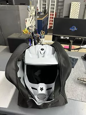 Fox V3 Helmet Medium • $81