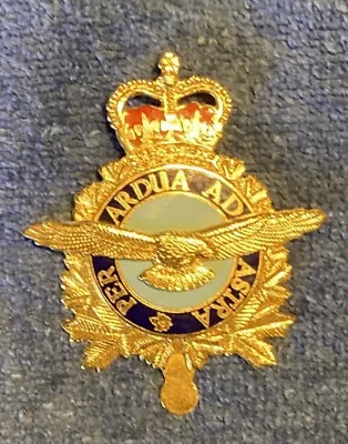 Vintage Canadian Air Force Enameled Cap Badge Insignia Readner 82 • $22