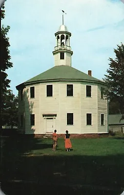 Postcard VT Green Mountains Vermont The Round Church Chrome Vintage PC F1396 • $3