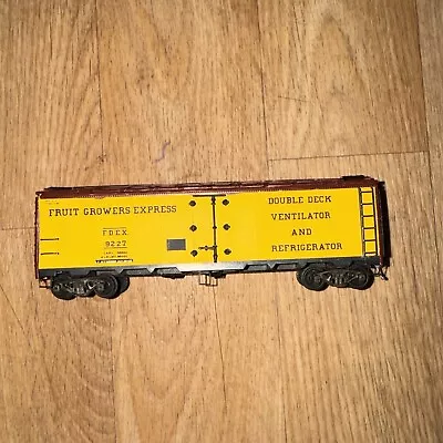 Athearn HO Pacific Fruit Express 40' Reefer • $6.90