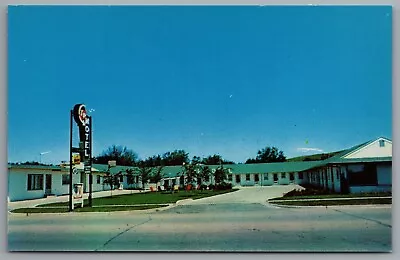 West Mandan North Dakota T-P Motel C1958 US Hwy 10 Roadside Chrome Postcard • $12.67