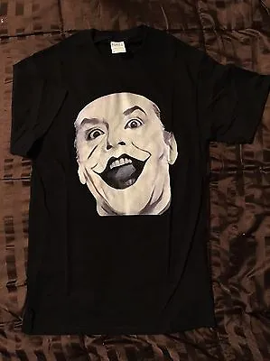 JOKER- Jack Nicholson Tim Burton T-Shirt Size SMALL (S) Mens Black- Herb Ritts • £35.88