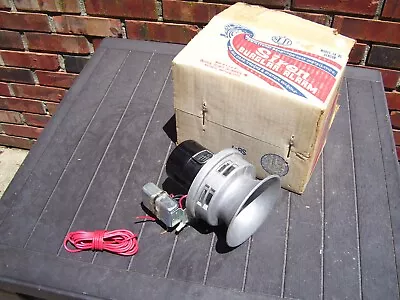 $103.50 • Buy Vintage Nos Auto Loud Parade Siren Ford Gm Chevy Rat Hot Street Rod 72 Gmc Truck