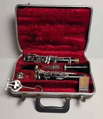 Vintage Bundy Clarinet In Original Case READ DESCRIPTION • $49