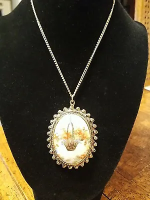 Vintage Floral Pendant Gold Tone Necklace Chain • $7.99