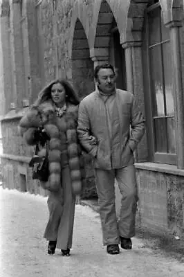 Alfonso De Hohenlohe-Langenbourg And Jocelyn Lane At Winter Sports- Old Photo • $9