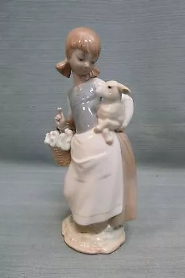 Lladró Girl With Lamb And Basket #4835 • $49.99