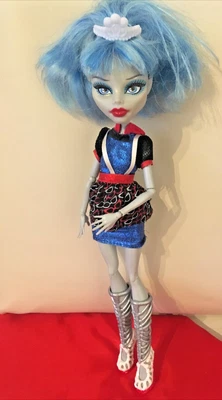 £7 • Buy Monster High Doll ~ GHOULIA YELPS - SCARIS CITY OF FRIGHTS 2008 Vintage Collect