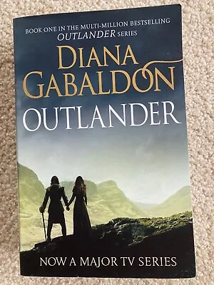 Outlander By Diana Gabaldon (paperback Book) Book Novel Reading As New Tracking • $10.80