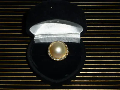 Vintage Ladies 14Kt. Yellow Gold Mabe Pearl And Diamond Ring Size 6 1/2 • $1650