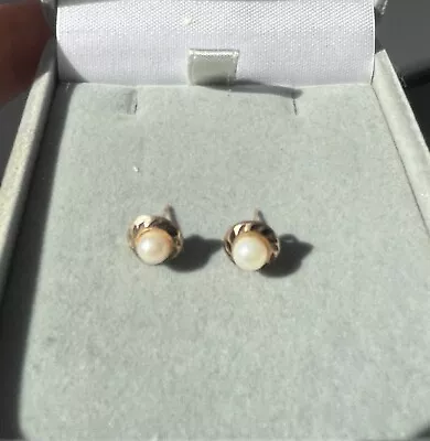 9ct Gold Pearl Earrings • £29.99