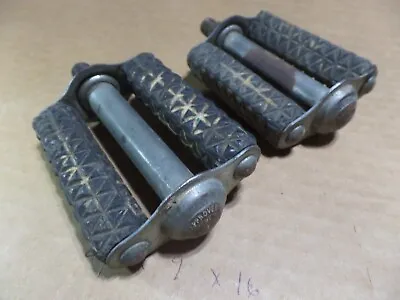 Vintage Schwinn Bicycle Pedals - Waffle - Avg • $8.99