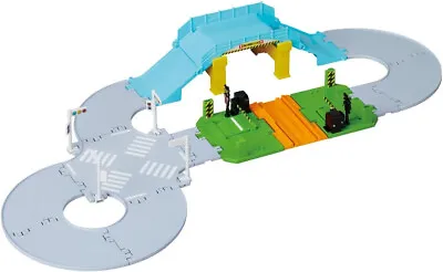 TAKARA TOMY JAPAN TOMICA TOWN Build City Make Road Connection Set Intersections • $63.99
