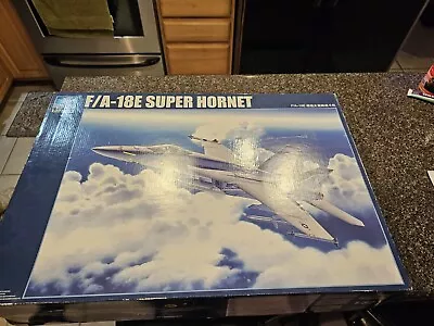 Trumpeter 1/32 F/A-18E Super Hornet  Kit#2019 • $110