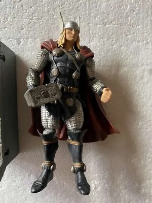 Thor - The Mighty Thor Marvel Select Action Figure Diamond Select • £29.99