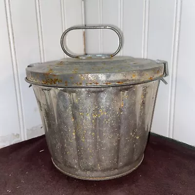 Vtg Primitive Farmhouse Metal Jello Bunt Fruit Cake Mold With Lid Small Bucket • $31.49