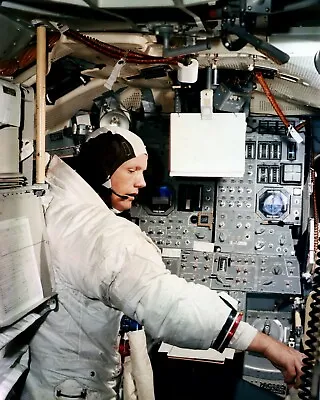 Neil Armstrong Apollo 11 Astronaut In Simulator - 8x10 Nasa Photo (zz-758) • $8.87