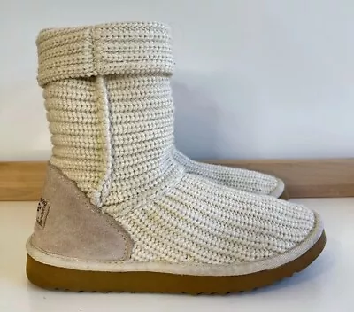 UGG Classic Cardy Mid Calf  Knit Crochet Boots Size 8 5833 Sheepskin Footbed • $39.95