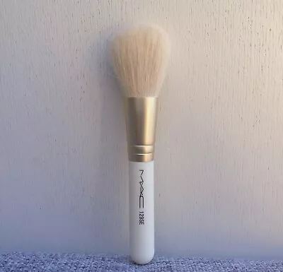 £15.57 • Buy MAC 129SE Powder / Blush Brush, Travel Size, Brand New! 100% Genuine!!