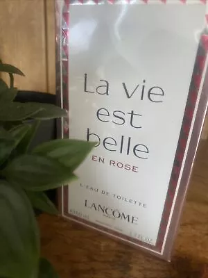 La Vie Est Belle En Rose • £60