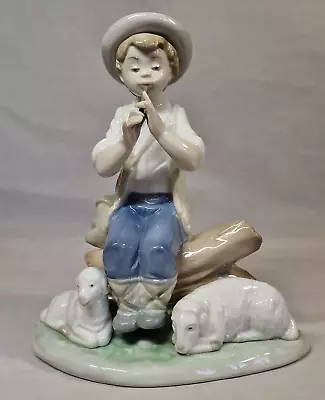 Vintage Spanish Porcelain Figurine 'A Soothing Tune' #1051G From Nao By Lladro • £21.75