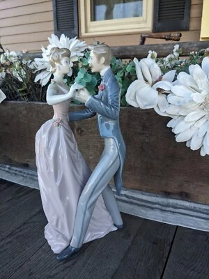 $132 • Buy Vintage Lladro  Anniversary Dance  #1372 By: Antonio Ballester
