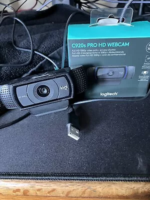Logitech C920S 1080p  HD Pro Webcam - Black (960001252) • £14.23