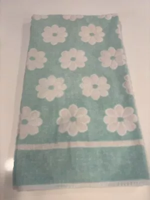 Vtg  Rare Martex Bath Towel Aqua Blue W/ White Sculptured Daisies USA • $23.95