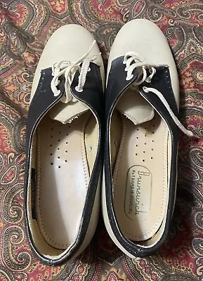 Vintage Brunswick Lady's Shoes Navy/cream Size 6 1/2 • $14.99