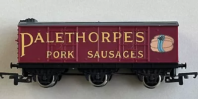 Hornby R670 6 Wheel Refrigerated Van  Palethorpes  Pork Sausages Oo Gauge • £8.50