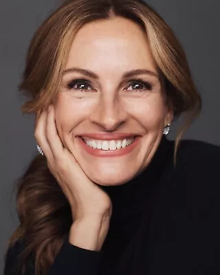 Julia Roberts 8x10  Glossy Photograph In Mint Condition • $5.51