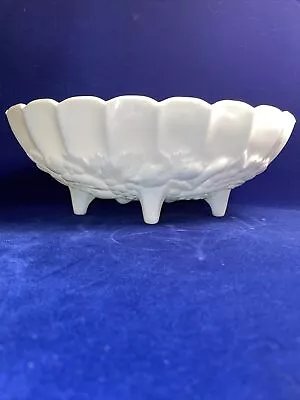 Vintage Indiana Harvest Grapes Oval Fruit Bowl Milk Glass Footed Scalloped • $11.96