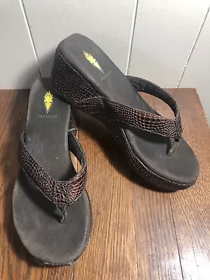 VOLATILE Brown Patent Reptile/Croc Print Platform Wedge Thong Sandals SIZE 9 • $10.72