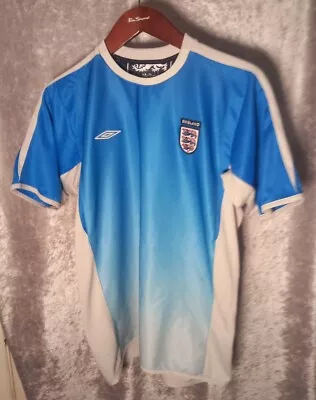 England 2000s Training Football Shirt Light Blue Size Medium Umbro • £11.99