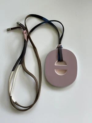 $315 • Buy Hermès Rose Pop And White Lacquered Buffalo Horn Pendant Necklace PM