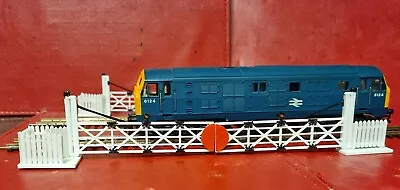 £20 • Buy 00 Gauge 4 Track Level Crossing Gates 3d Printed Hand Painted Detail.