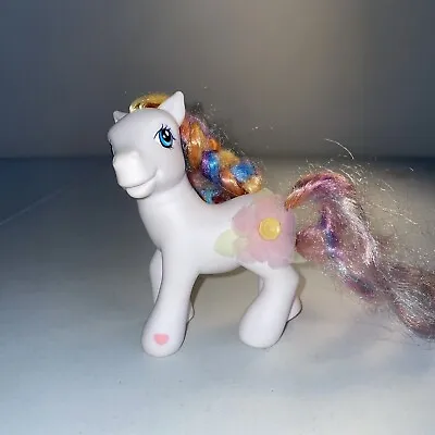 My Little Pony G3 Hasbro 2005 White Daffidazey Twist & Style W/ 3D Flower • $3.99