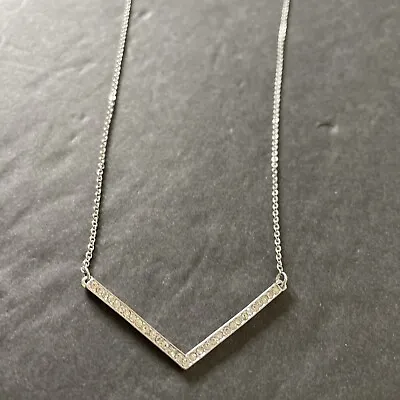 $9.99 • Buy White House Black Market Silver Tone V-Shaped Necklace 16”