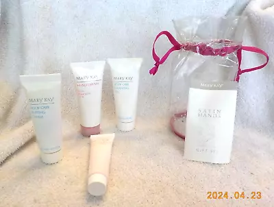 Mary Kay Satin Hands Gift Set 4 Piece Set In Gift Pouch NOS • $15.50