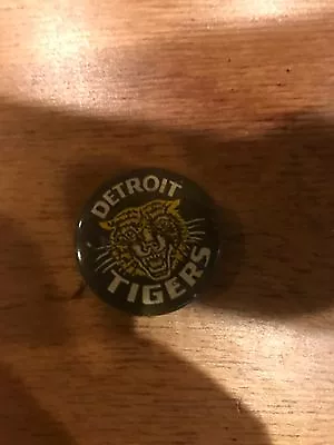 1940s DETROIT TIGERS PIN PINBACK VINTAGE RARE 1 INCH • $11.99