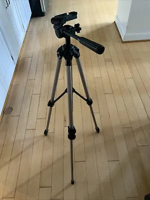 Velbon CX-440 Tripod Pre-owned But Never Used. No Case. • $12